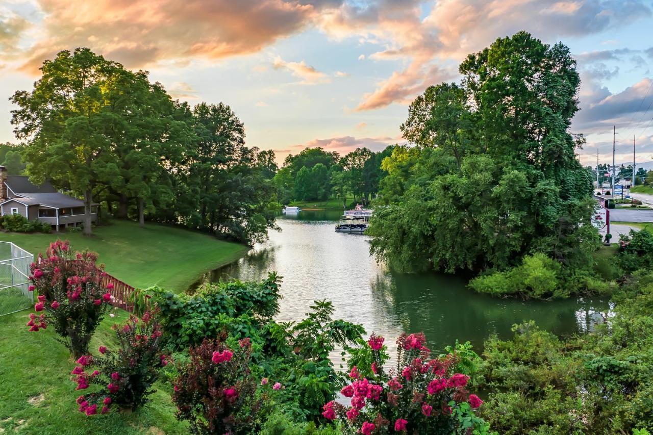 Retreat On The Lake Hiawassee Bagian luar foto